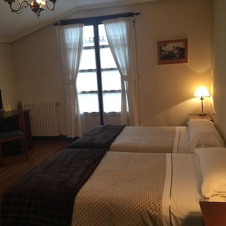 Hotel Zezilionea Olaberría Zewnętrze zdjęcie