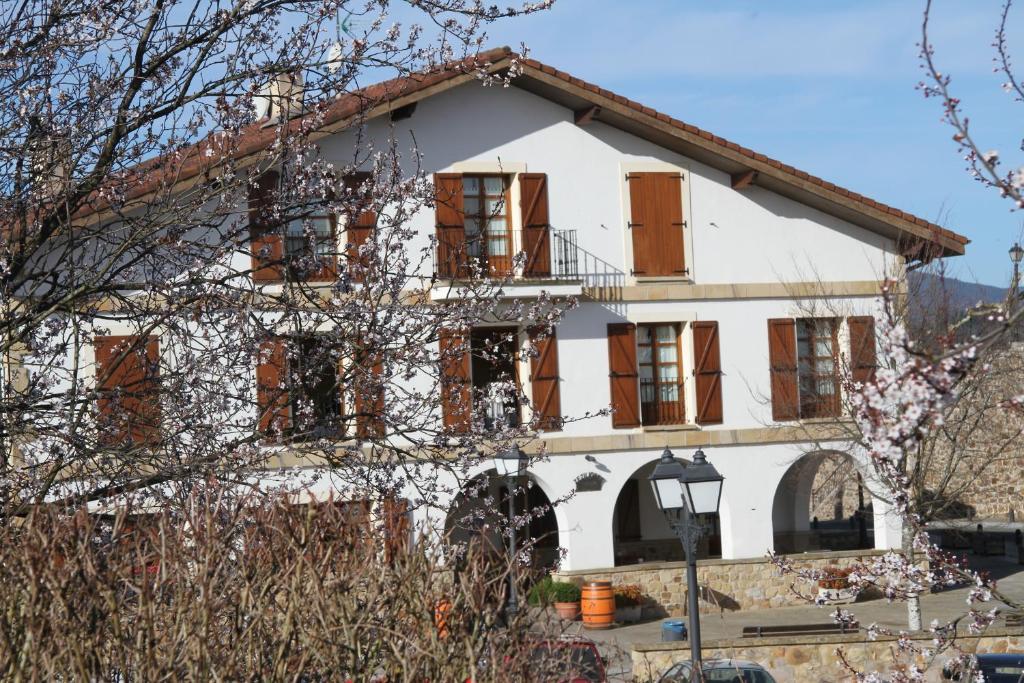 Hotel Zezilionea Olaberría Zewnętrze zdjęcie