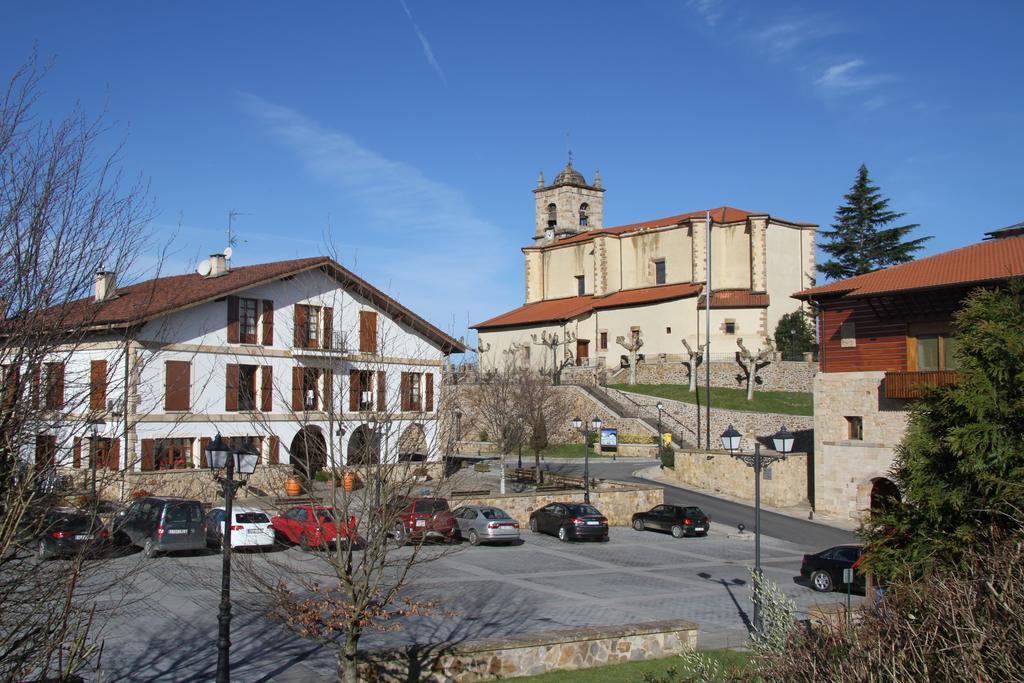 Hotel Zezilionea Olaberría Zewnętrze zdjęcie