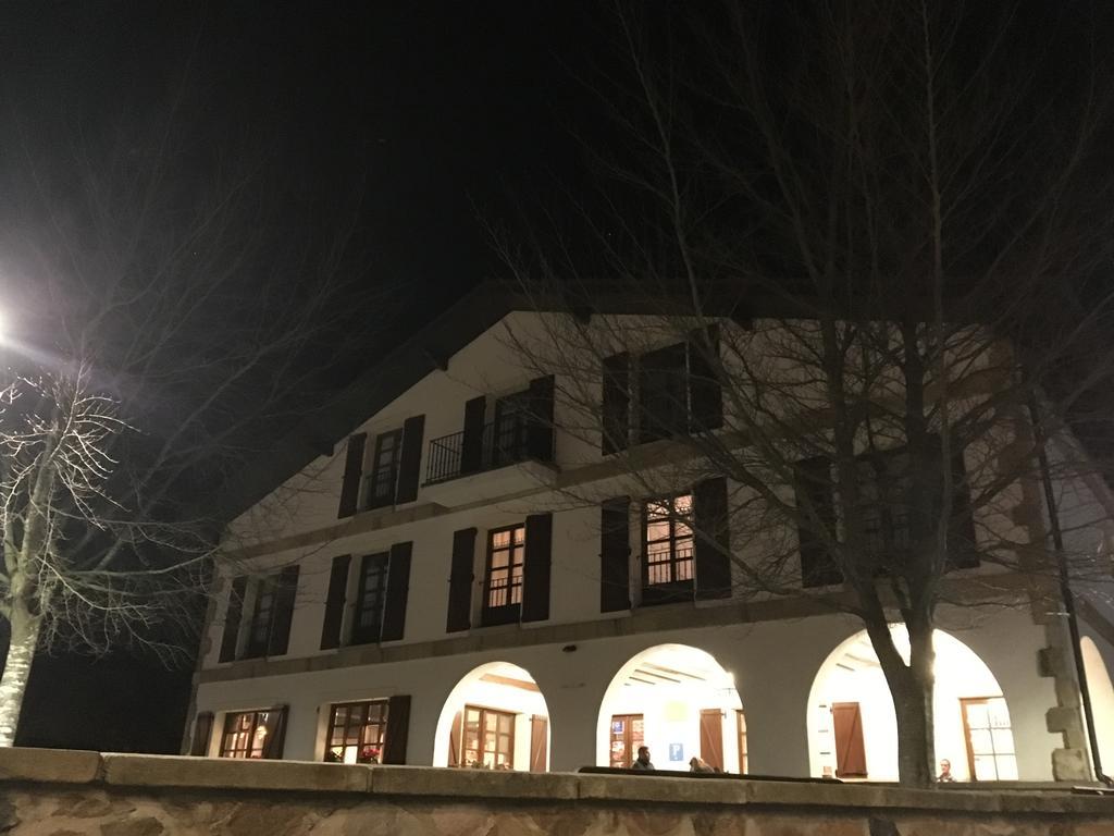 Hotel Zezilionea Olaberría Zewnętrze zdjęcie