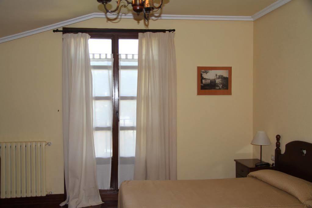 Hotel Zezilionea Olaberría Zewnętrze zdjęcie