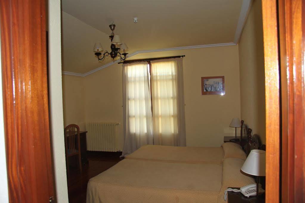 Hotel Zezilionea Olaberría Zewnętrze zdjęcie